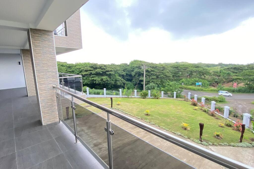 Lovely 4-Bedroom Holiday Home With Free Parking. 劳托卡 外观 照片
